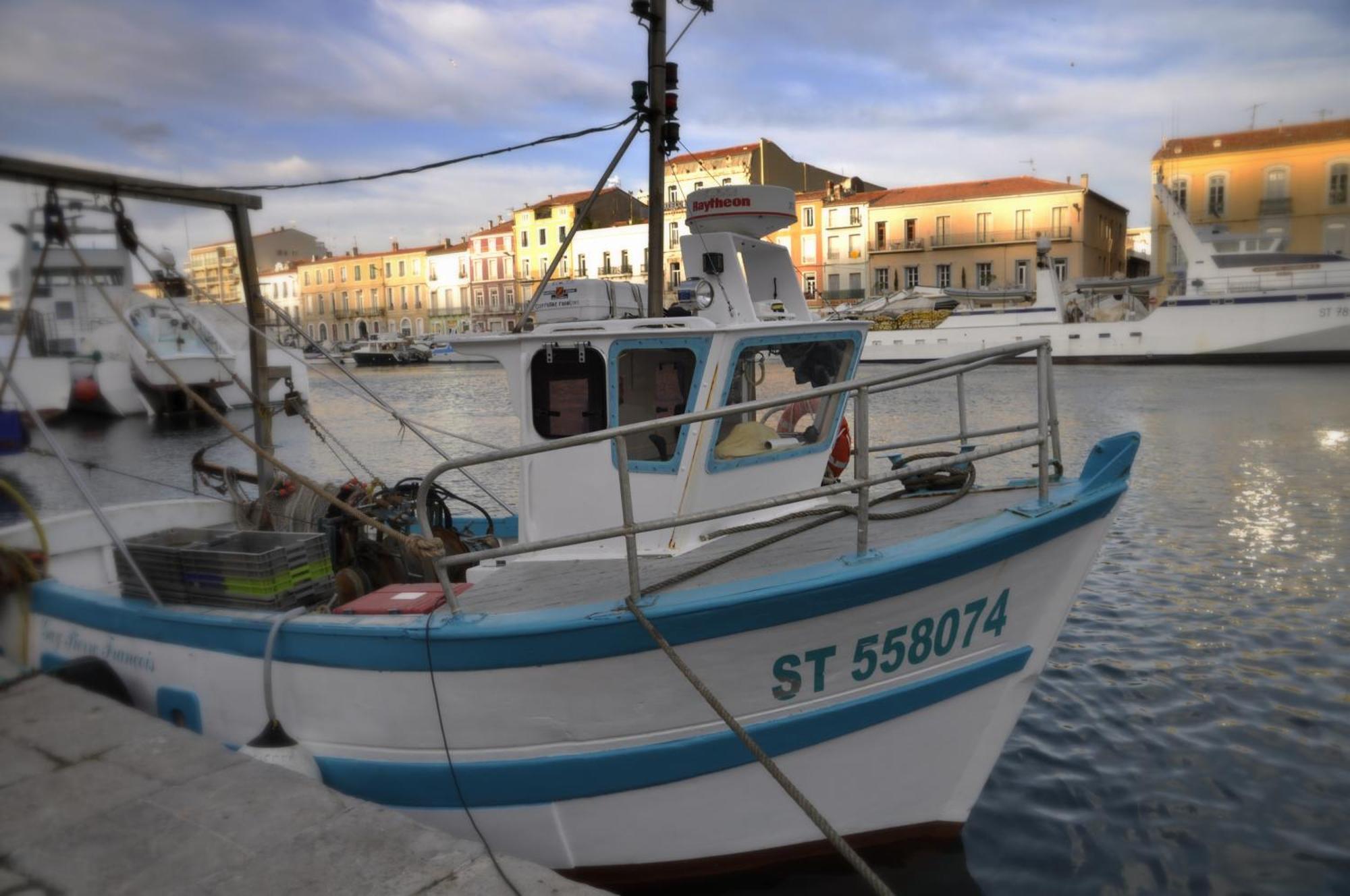 "Luigi" Balcon Sur La Mer Et Le Port De 세테 외부 사진