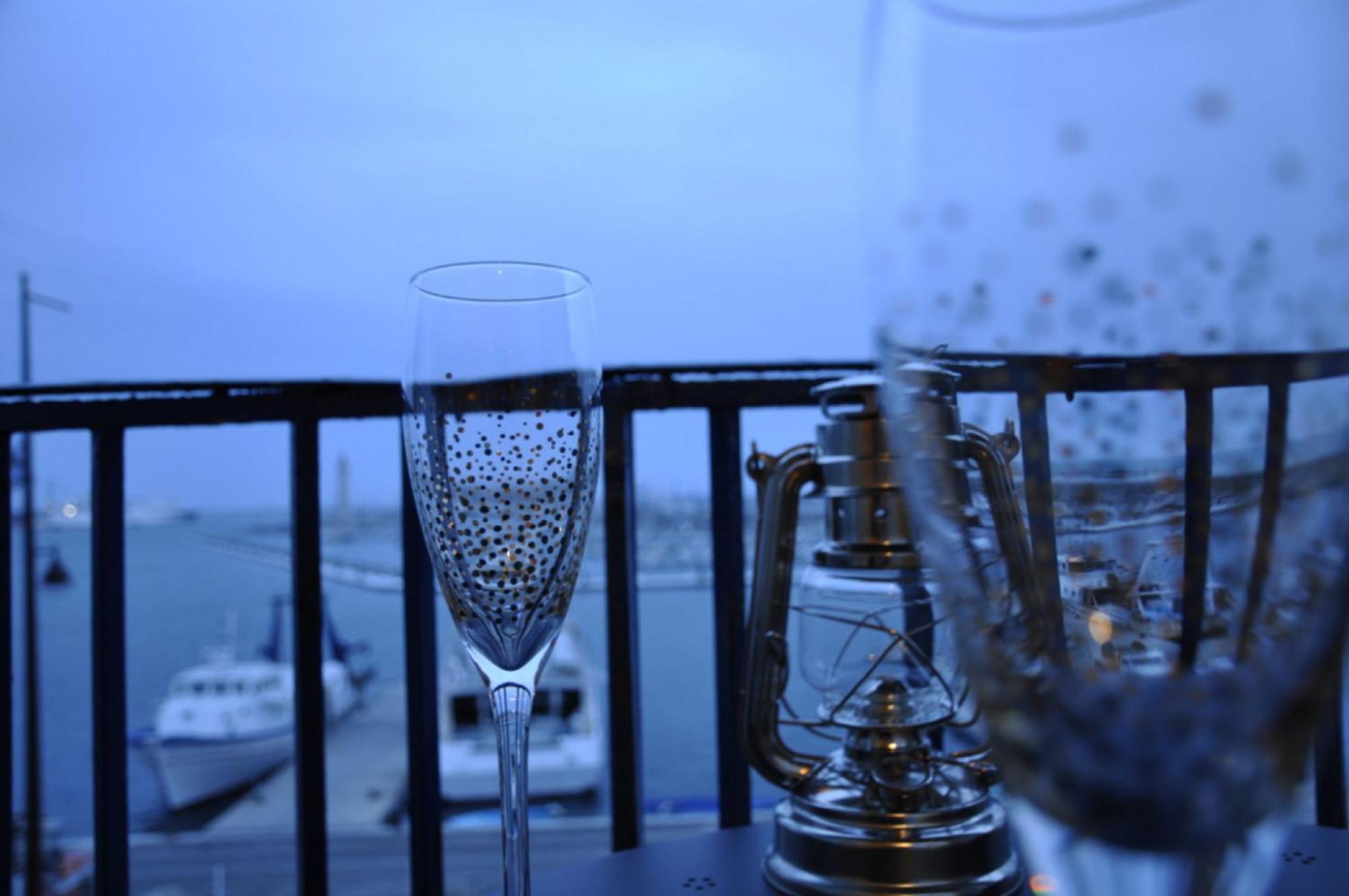 "Luigi" Balcon Sur La Mer Et Le Port De 세테 외부 사진