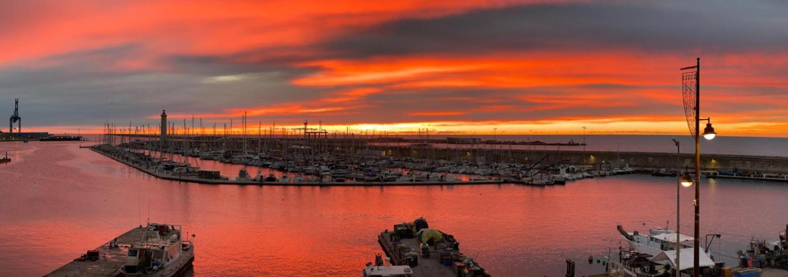 "Luigi" Balcon Sur La Mer Et Le Port De 세테 외부 사진